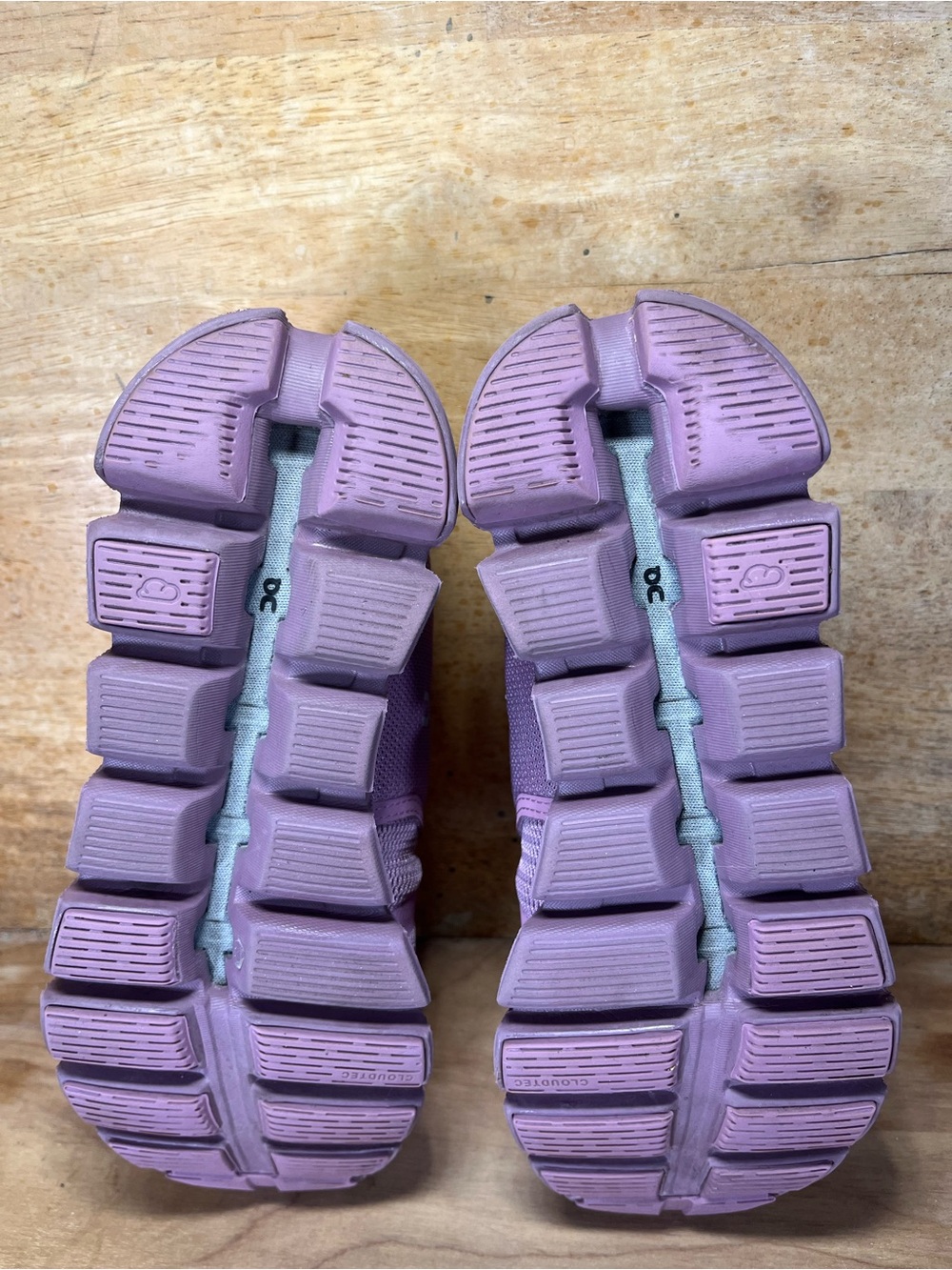 On Cloud 5 LIGHTWEIGHT Womens Size 6 Running Shoes Sneakers Fig Quartz - Picture 9 of 13